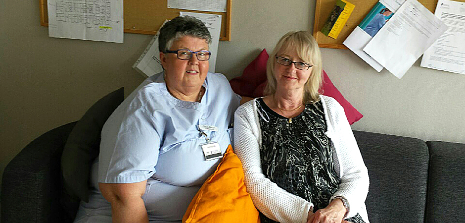 Under sjukskrivningen för utmattning fick undersköterskan Ann-Britt Adamsson stöd och information om försäkringar hon hade rätt till av Margareta Strömgren, facklig företrädare för Kommunal.