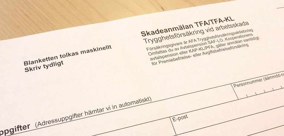 En blankett för anmälan av arbetsskada.