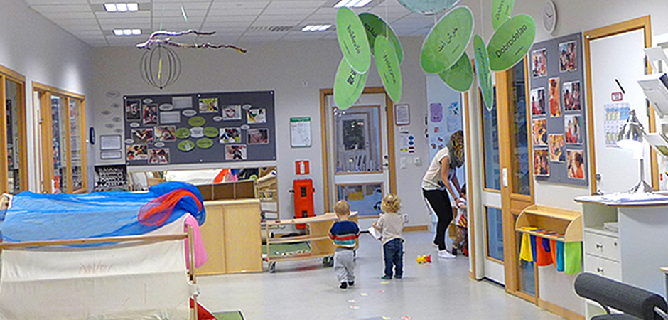 Förskolan Vargen i Sundbyberg ligger i ett miljövänligt hus och använder sig av Reggio Emilio-pedagogiken.