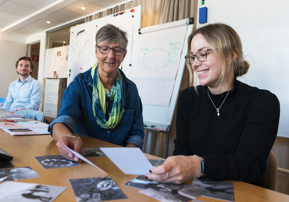 Kerstin Törnblad och Fia Klint på utbildning om friskfaktorer hos Suntarbetsliv.