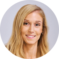 Porträtt på medarbetare i socialtjänsten.